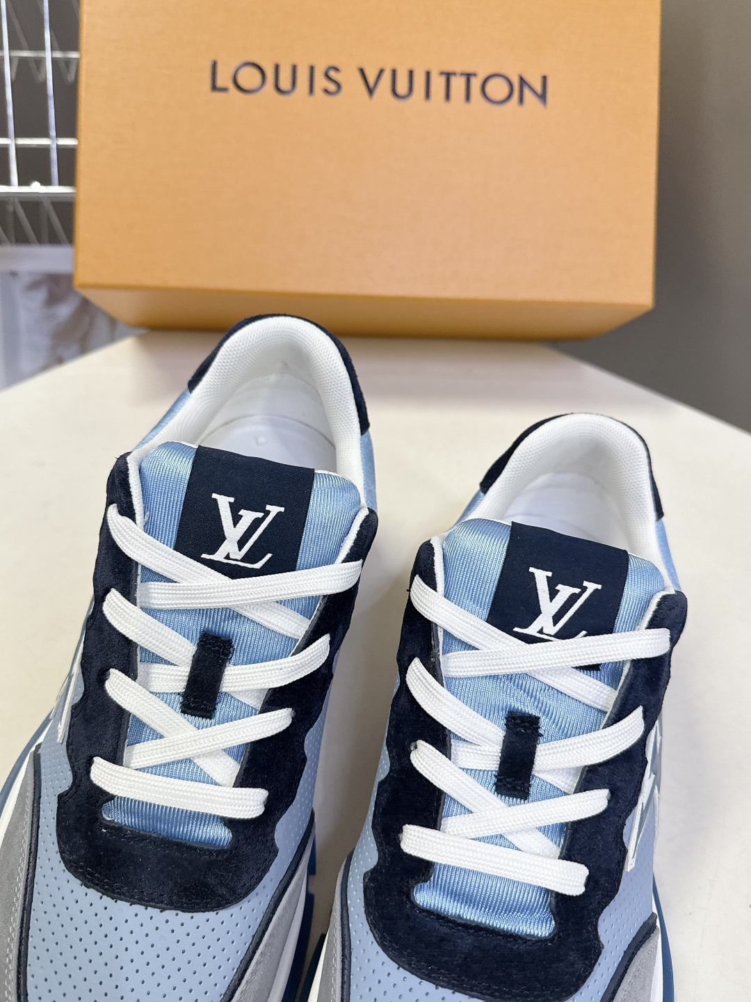 LOUIS VUITTON路易威登春夏最新款运动鞋 原版一致专柜主打最新款休闲鞋 硬货上新 代购级别！高