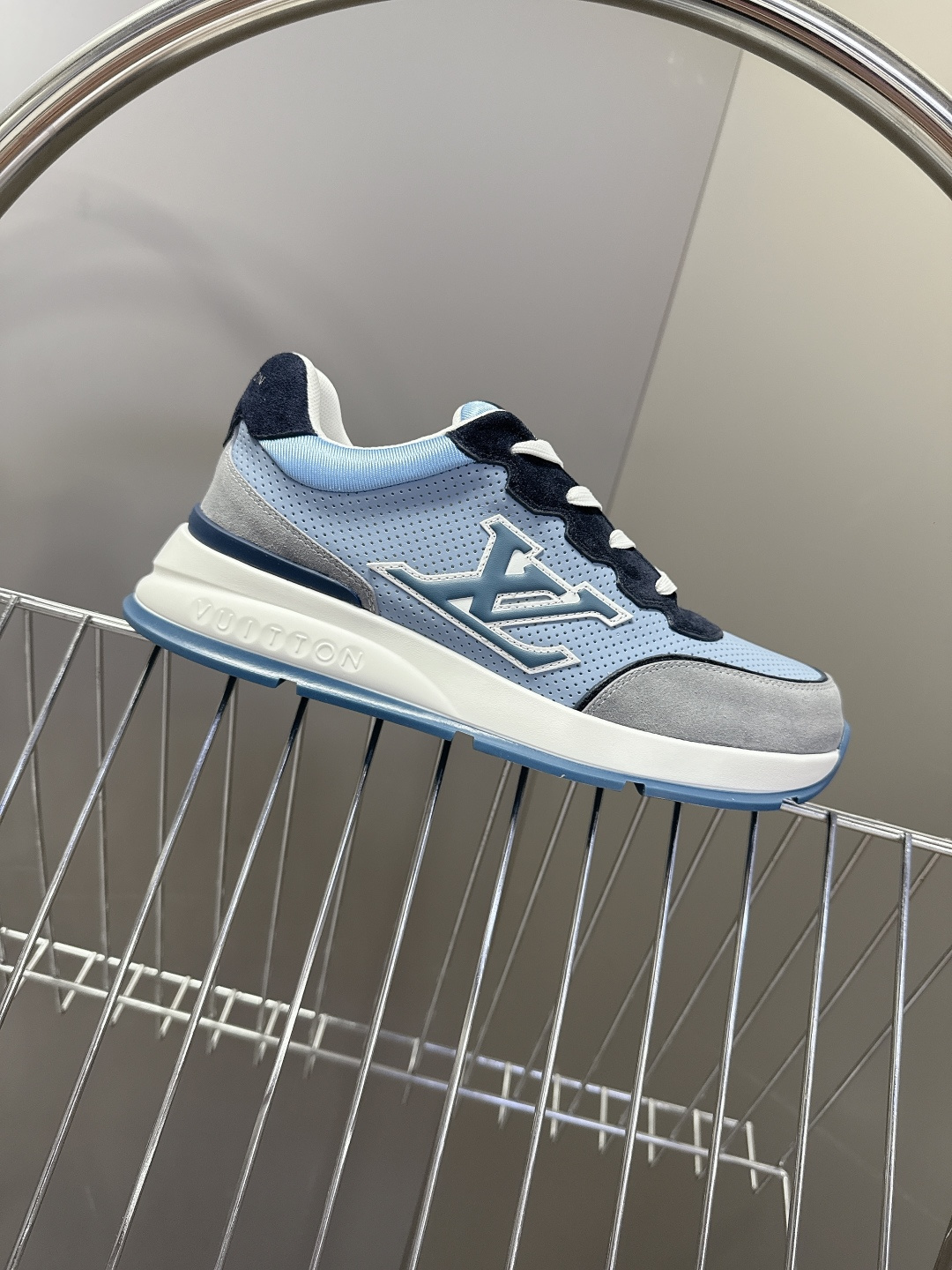 LOUIS VUITTON路易威登春夏最新款运动鞋 原版一致专柜主打最新款休闲鞋 硬货上新 代购级别！高