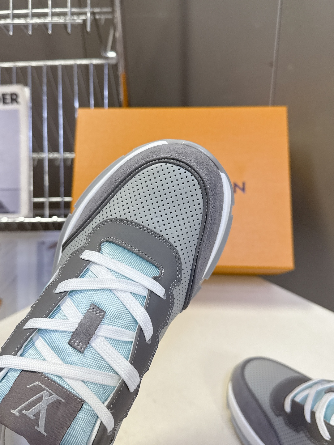 LOUIS VUITTON路易威登春夏最新款运动鞋 原版一致专柜主打最新款休闲鞋 硬货上新 代购级别！高