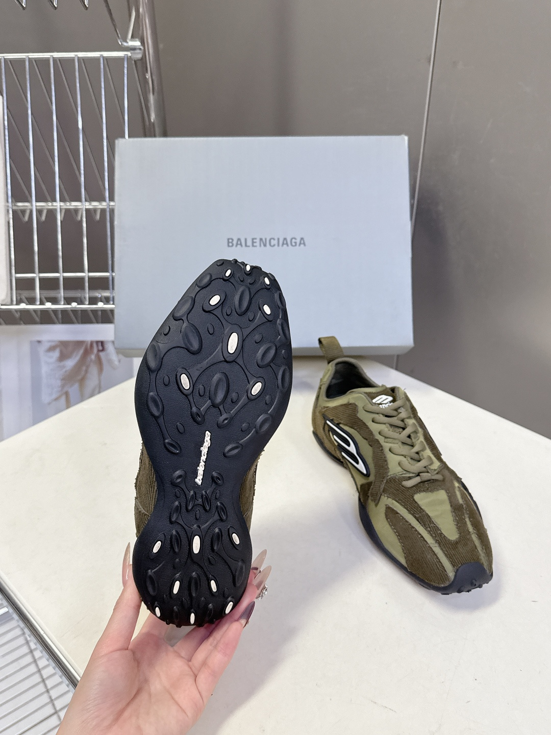 BALENCIAGA巴黎世家2026春夏最新款 Monday Ultra 复古系带 休闲鞋 巴黎又一火爆