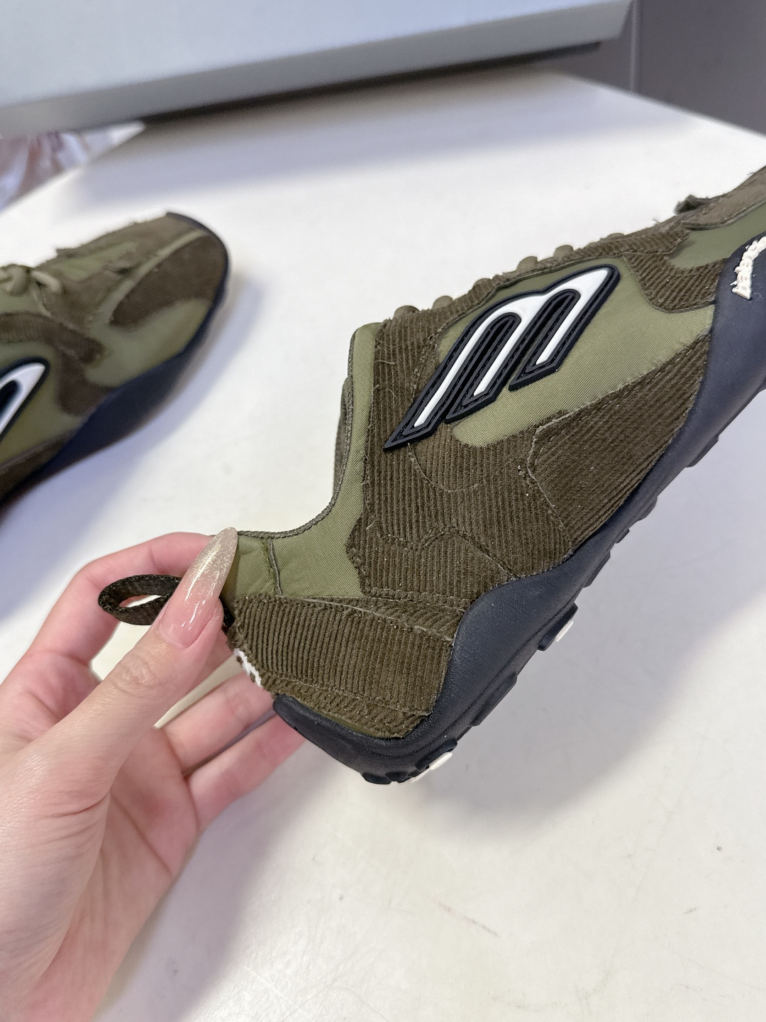 BALENCIAGA巴黎世家2026春夏最新款 Monday Ultra 复古系带 休闲鞋 巴黎又一火爆