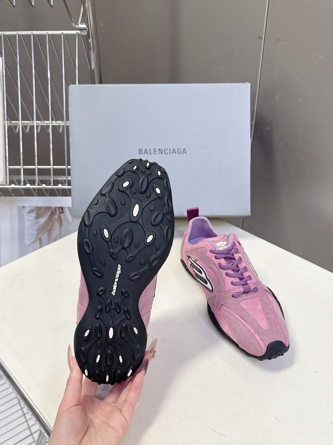 BALENCIAGA巴黎世家2026春夏最新款 Monday Ultra 复古系带 休闲鞋 巴黎又一火爆