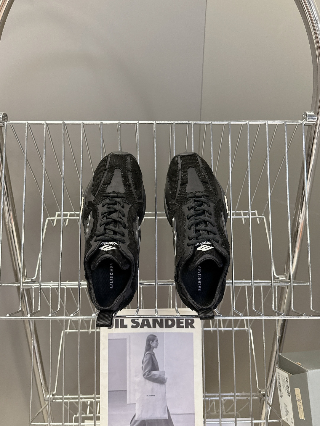 BALENCIAGA巴黎世家2026春夏最新款 Monday Ultra 复古系带 休闲鞋 巴黎又一火爆
