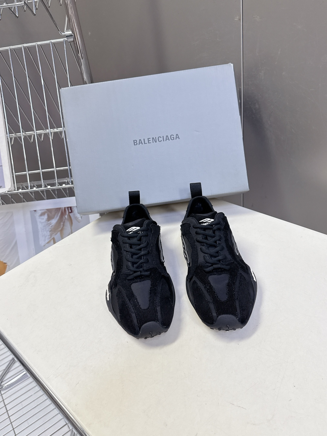 BALENCIAGA巴黎世家2026春夏最新款 Monday Ultra 复古系带 休闲鞋 巴黎又一火爆