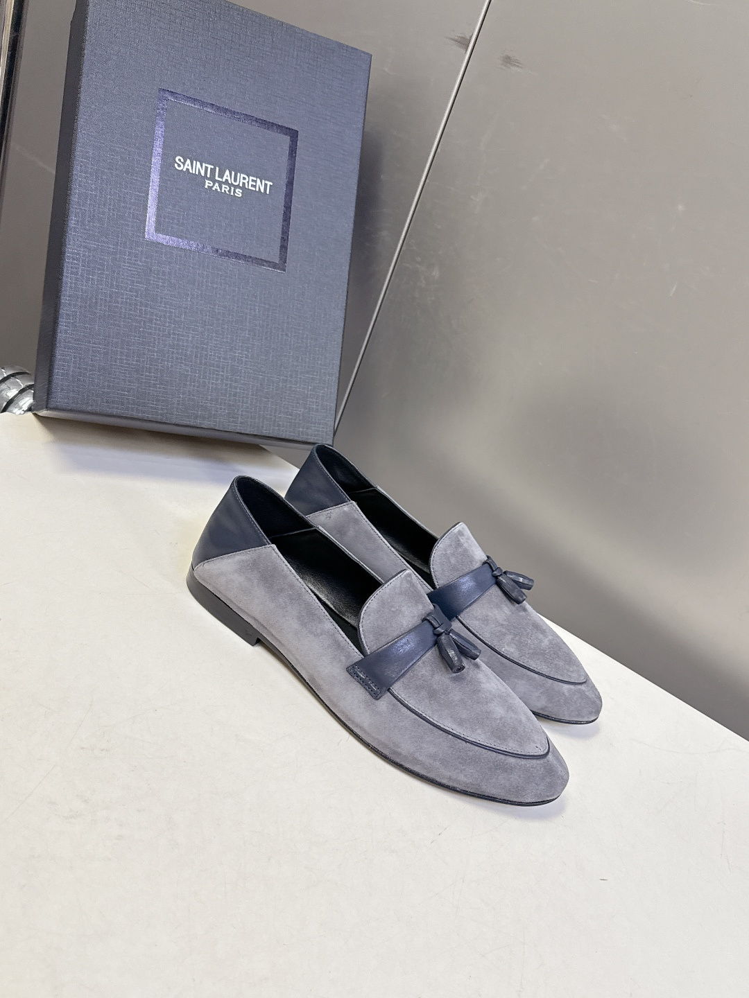 Saint Laurent圣罗兰经典乐福小皮鞋 超级超级无敌火爆的一个款这款我们家每个版面的五金扣都要开