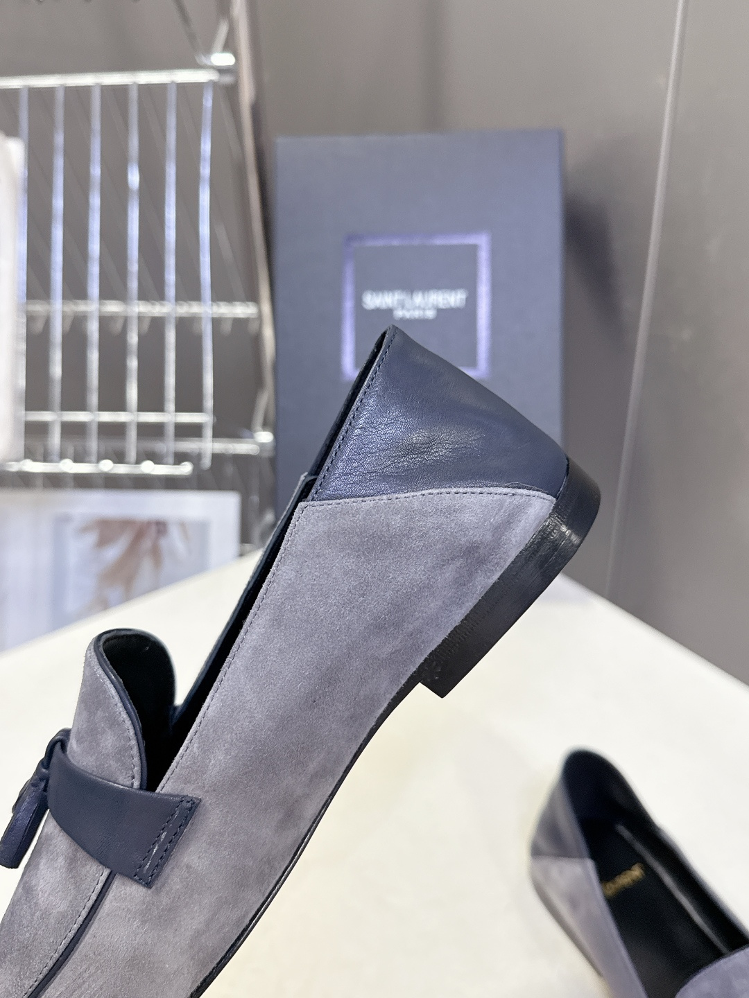 Saint Laurent圣罗兰经典乐福小皮鞋 超级超级无敌火爆的一个款这款我们家每个版面的五金扣都要开