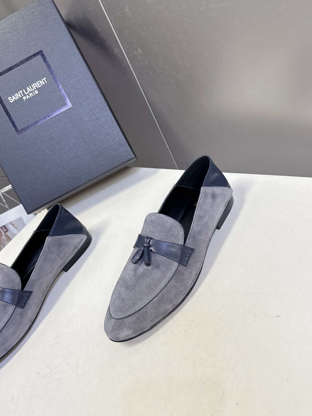 Saint Laurent圣罗兰经典乐福小皮鞋 超级超级无敌火爆的一个款这款我们家每个版面的五金扣都要开