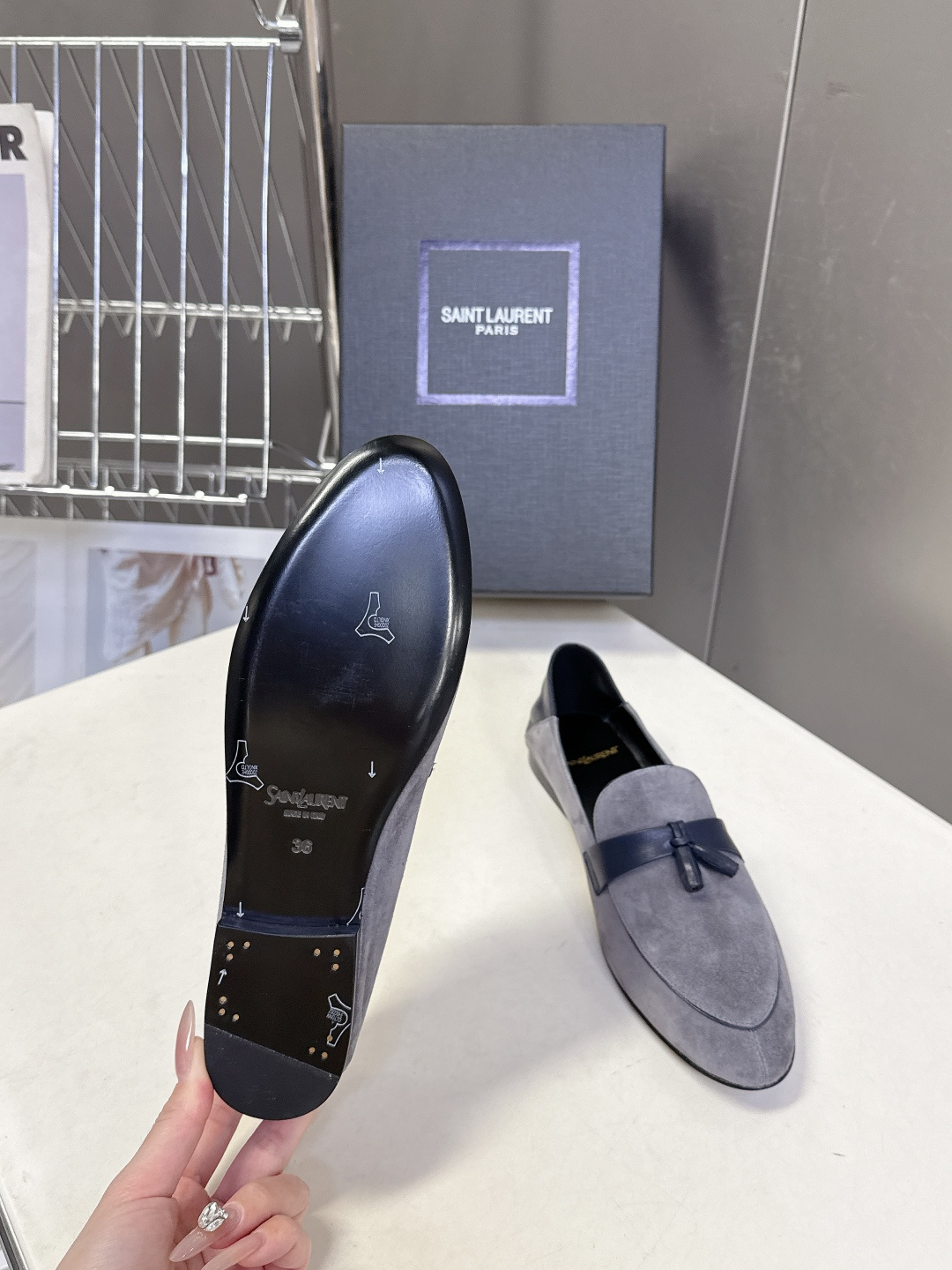 Saint Laurent圣罗兰经典乐福小皮鞋 超级超级无敌火爆的一个款这款我们家每个版面的五金扣都要开