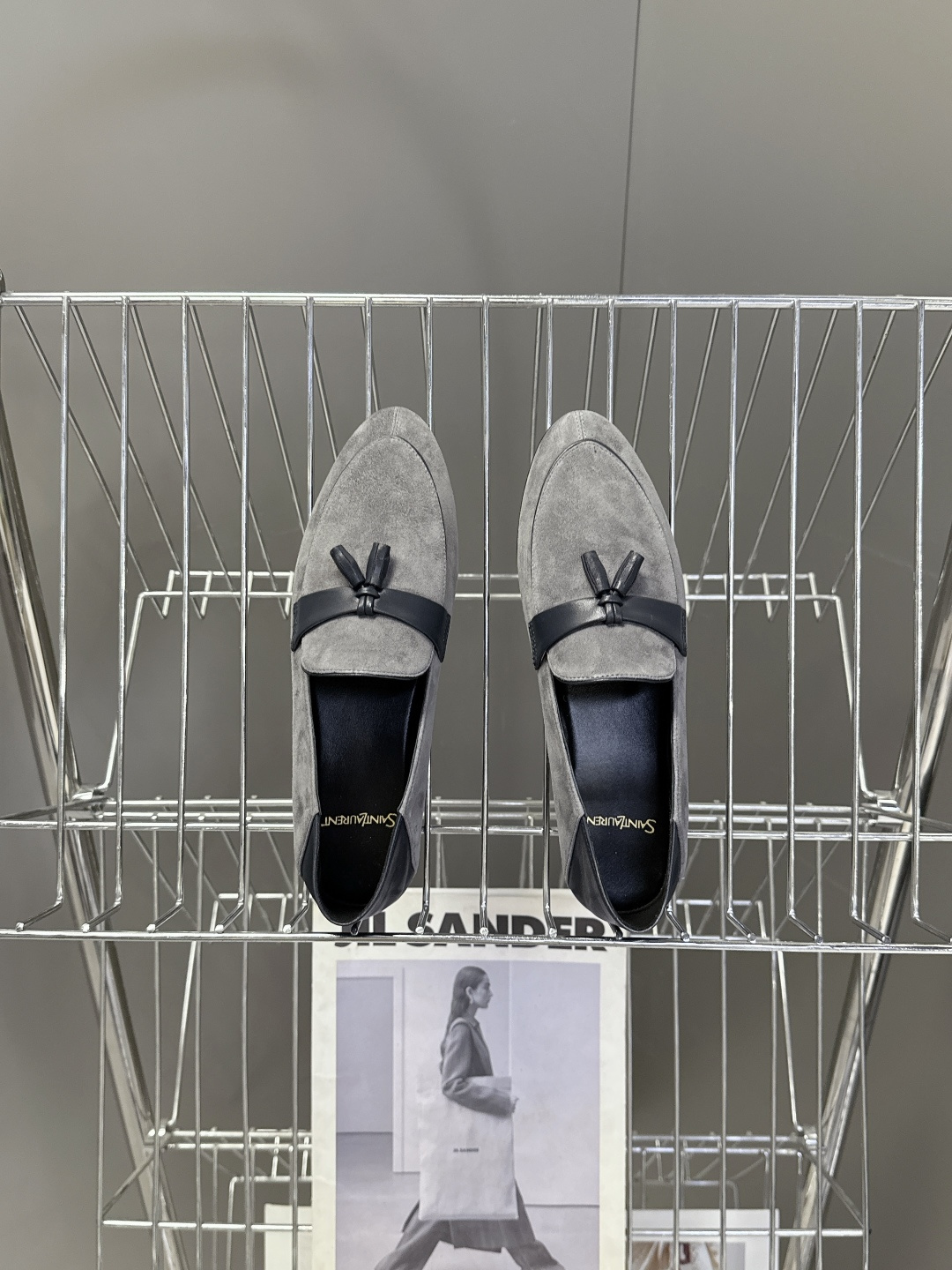 Saint Laurent圣罗兰经典乐福小皮鞋 超级超级无敌火爆的一个款这款我们家每个版面的五金扣都要开