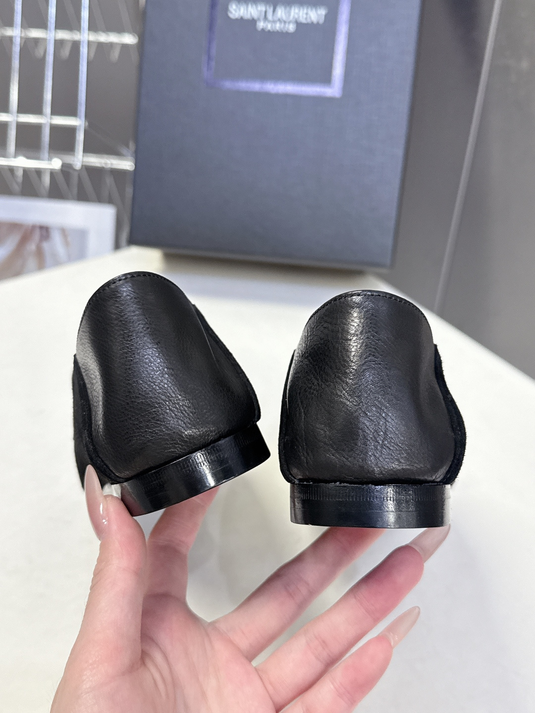 Saint Laurent圣罗兰经典乐福小皮鞋 超级超级无敌火爆的一个款这款我们家每个版面的五金扣都要开