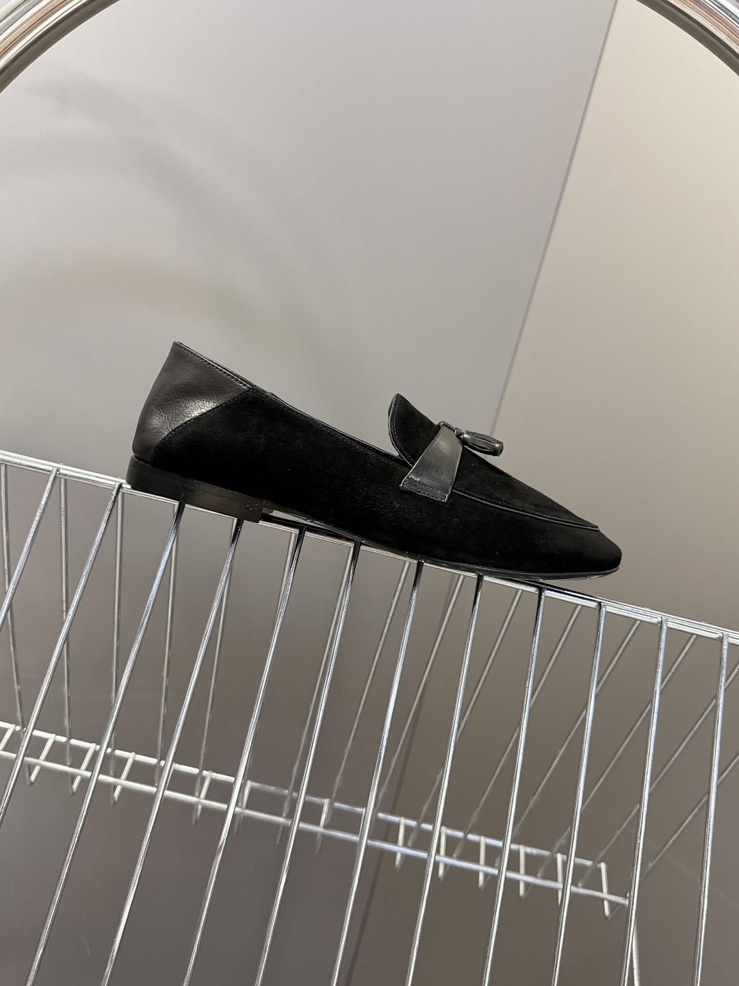 Saint Laurent圣罗兰经典乐福小皮鞋 超级超级无敌火爆的一个款这款我们家每个版面的五金扣都要开