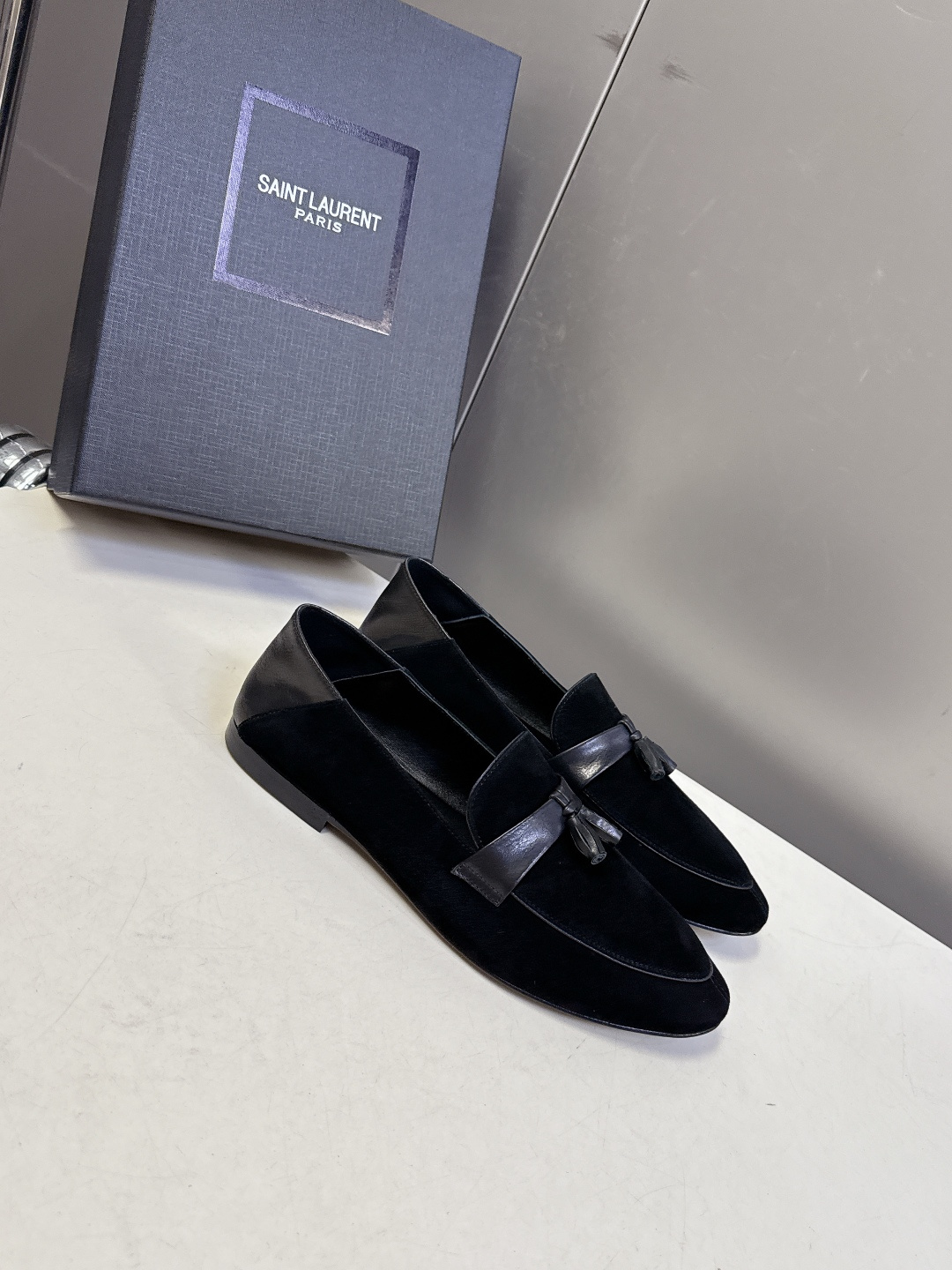 Saint Laurent圣罗兰经典乐福小皮鞋 超级超级无敌火爆的一个款这款我们家每个版面的五金扣都要开