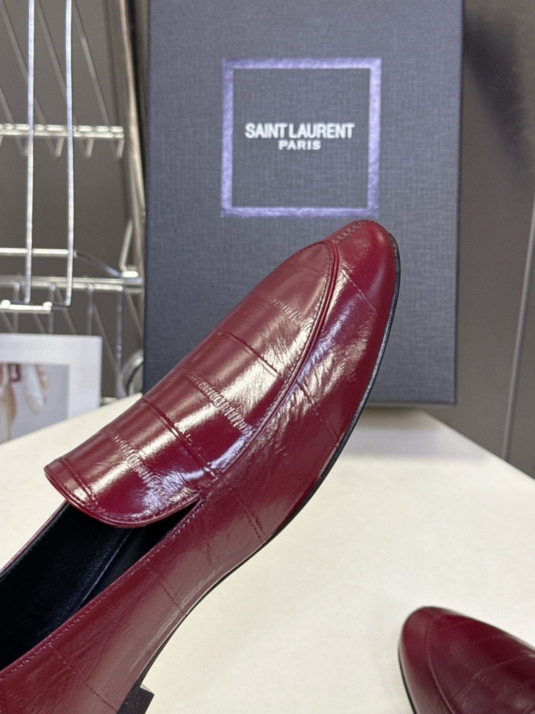 Saint Laurent圣罗兰经典乐福小皮鞋 超级超级无敌火爆的一个款这款我们家每个版面的五金扣都要开