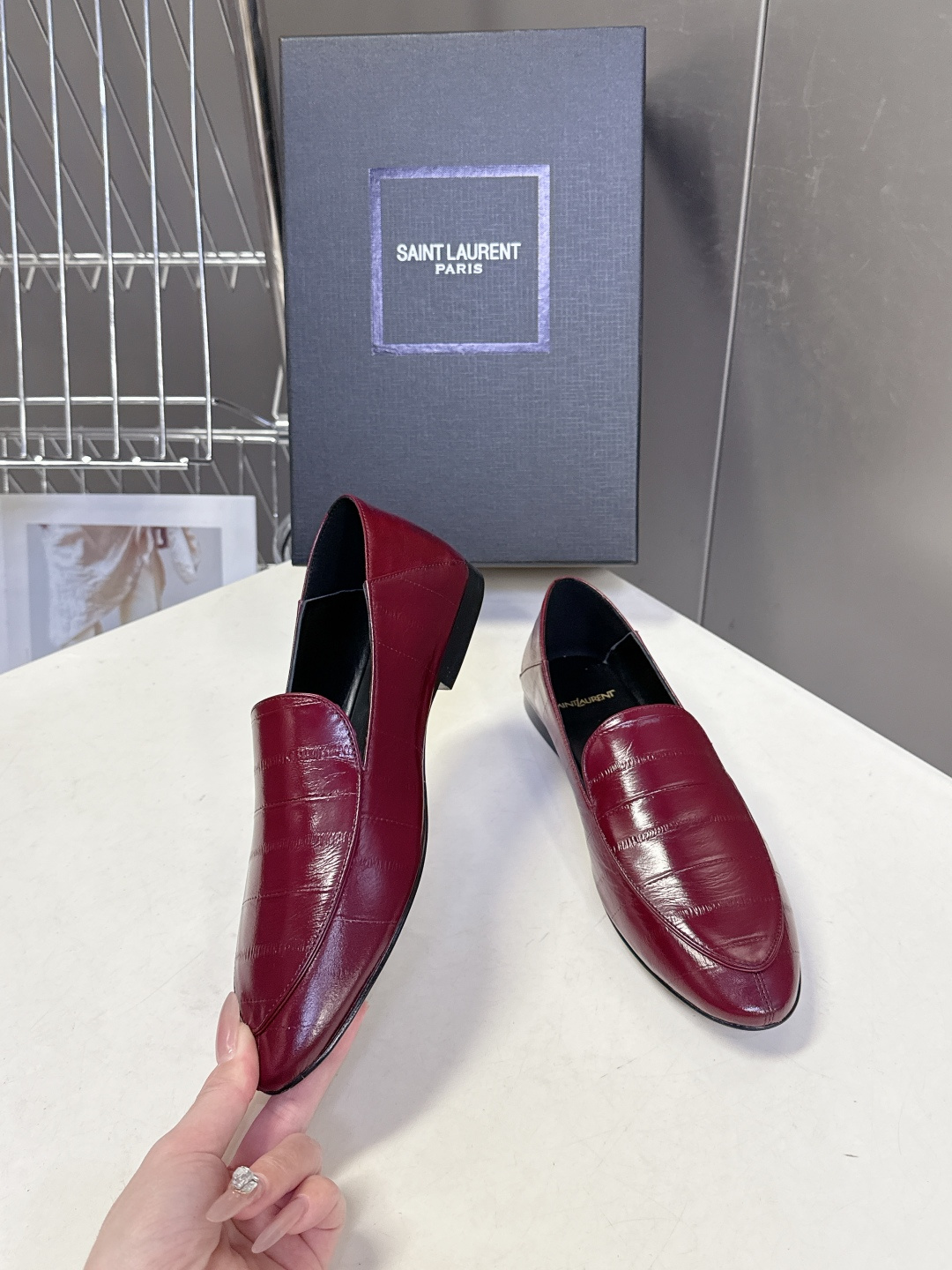 Saint Laurent圣罗兰经典乐福小皮鞋 超级超级无敌火爆的一个款这款我们家每个版面的五金扣都要开