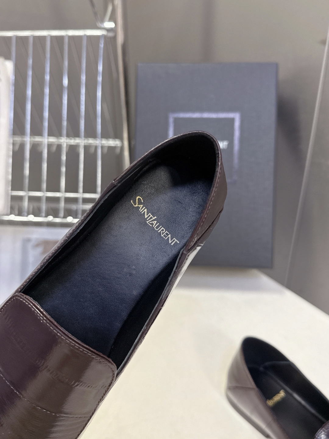 Saint Laurent圣罗兰经典乐福小皮鞋 超级超级无敌火爆的一个款这款我们家每个版面的五金扣都要开