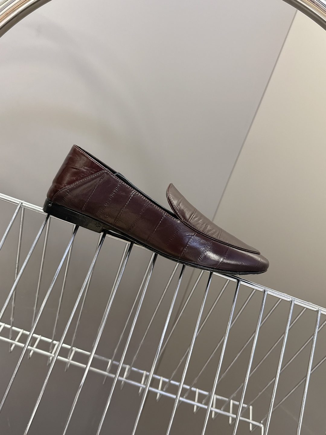 Saint Laurent圣罗兰经典乐福小皮鞋 超级超级无敌火爆的一个款这款我们家每个版面的五金扣都要开