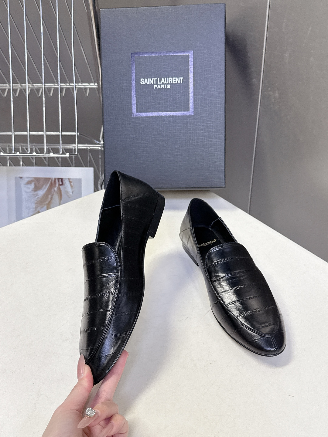 Saint Laurent圣罗兰经典乐福小皮鞋 超级超级无敌火爆的一个款这款我们家每个版面的五金扣都要开