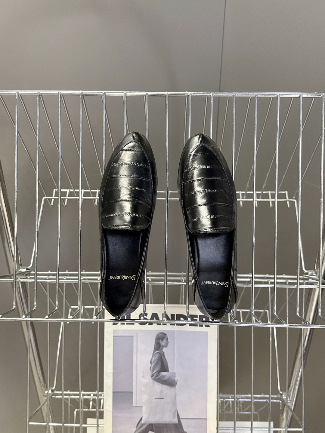 Saint Laurent圣罗兰经典乐福小皮鞋 超级超级无敌火爆的一个款这款我们家每个版面的五金扣都要开