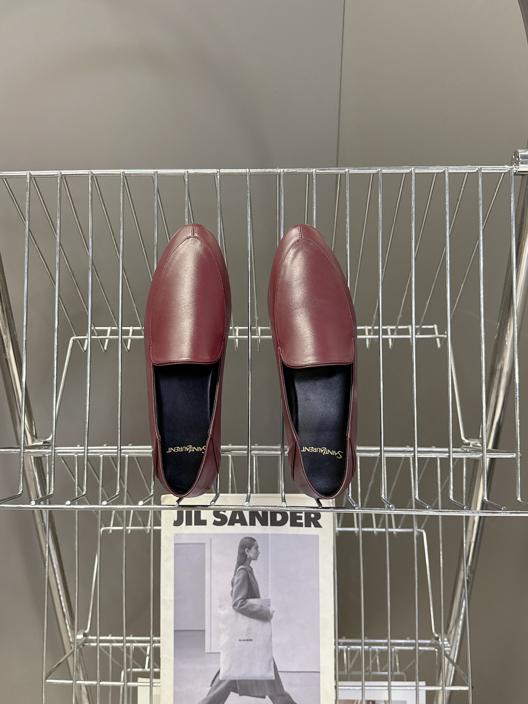 Saint Laurent圣罗兰经典乐福小皮鞋 超级超级无敌火爆的一个款这款我们家每个版面的五金扣都要开