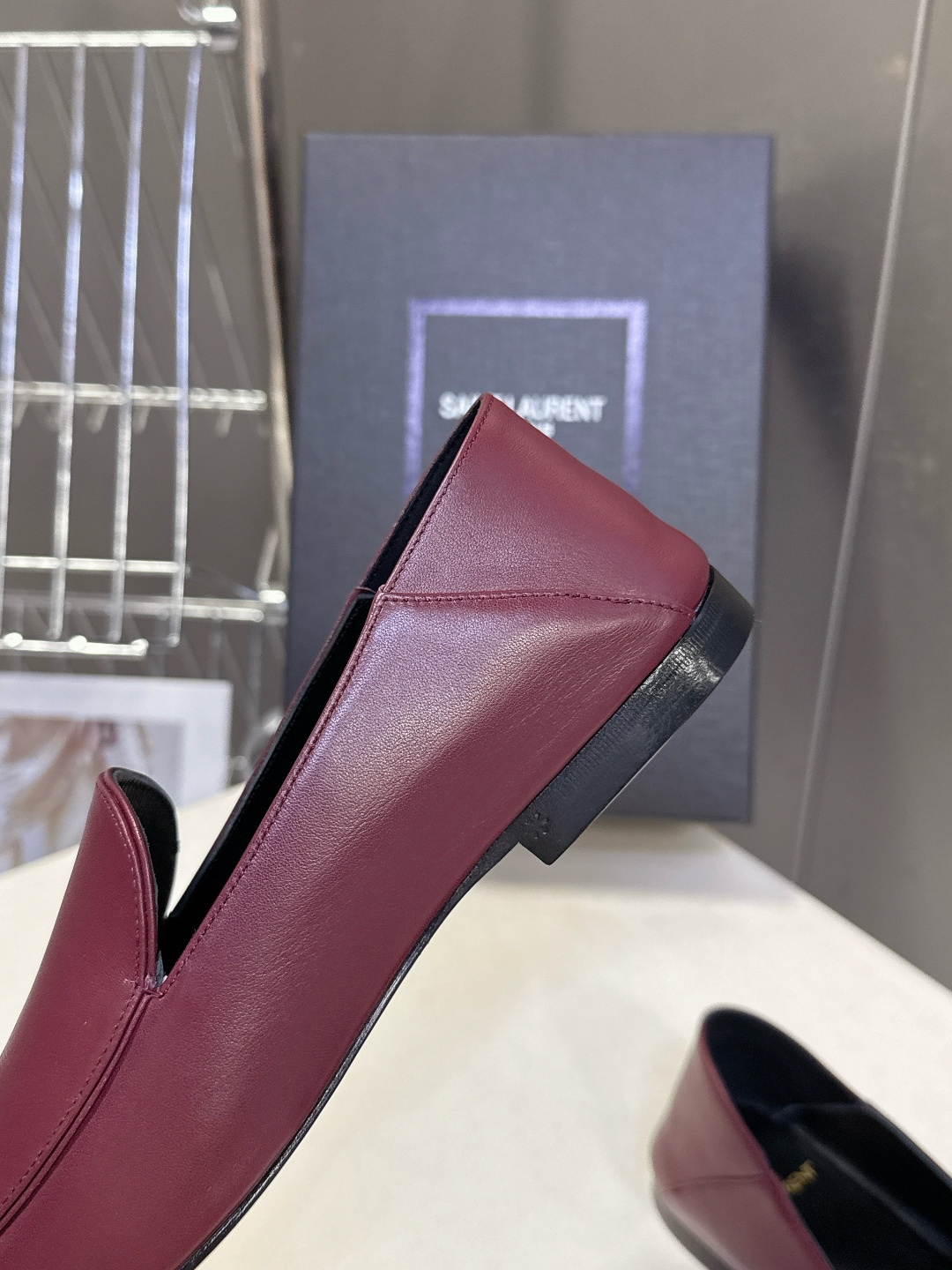 Saint Laurent圣罗兰经典乐福小皮鞋 超级超级无敌火爆的一个款这款我们家每个版面的五金扣都要开