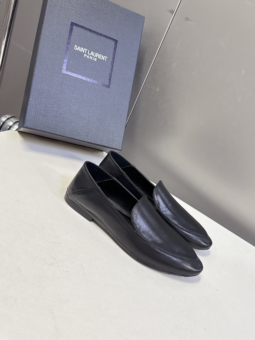 Saint Laurent圣罗兰经典乐福小皮鞋 超级超级无敌火爆的一个款这款我们家每个版面的五金扣都要开