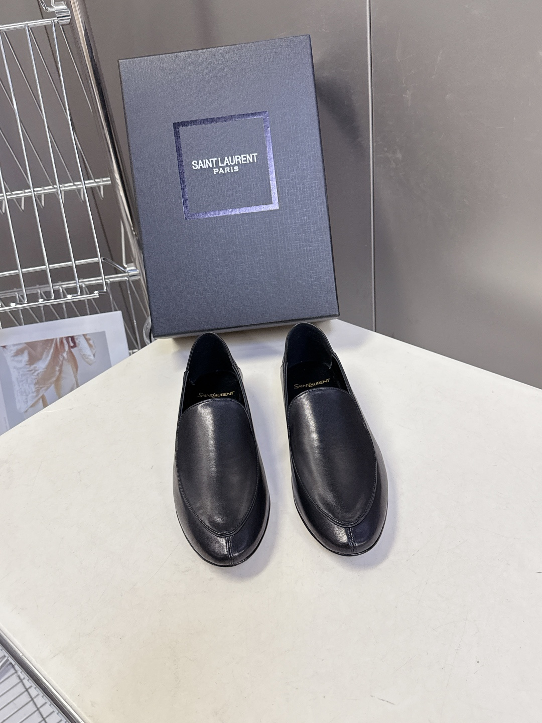 Saint Laurent圣罗兰经典乐福小皮鞋 超级超级无敌火爆的一个款这款我们家每个版面的五金扣都要开