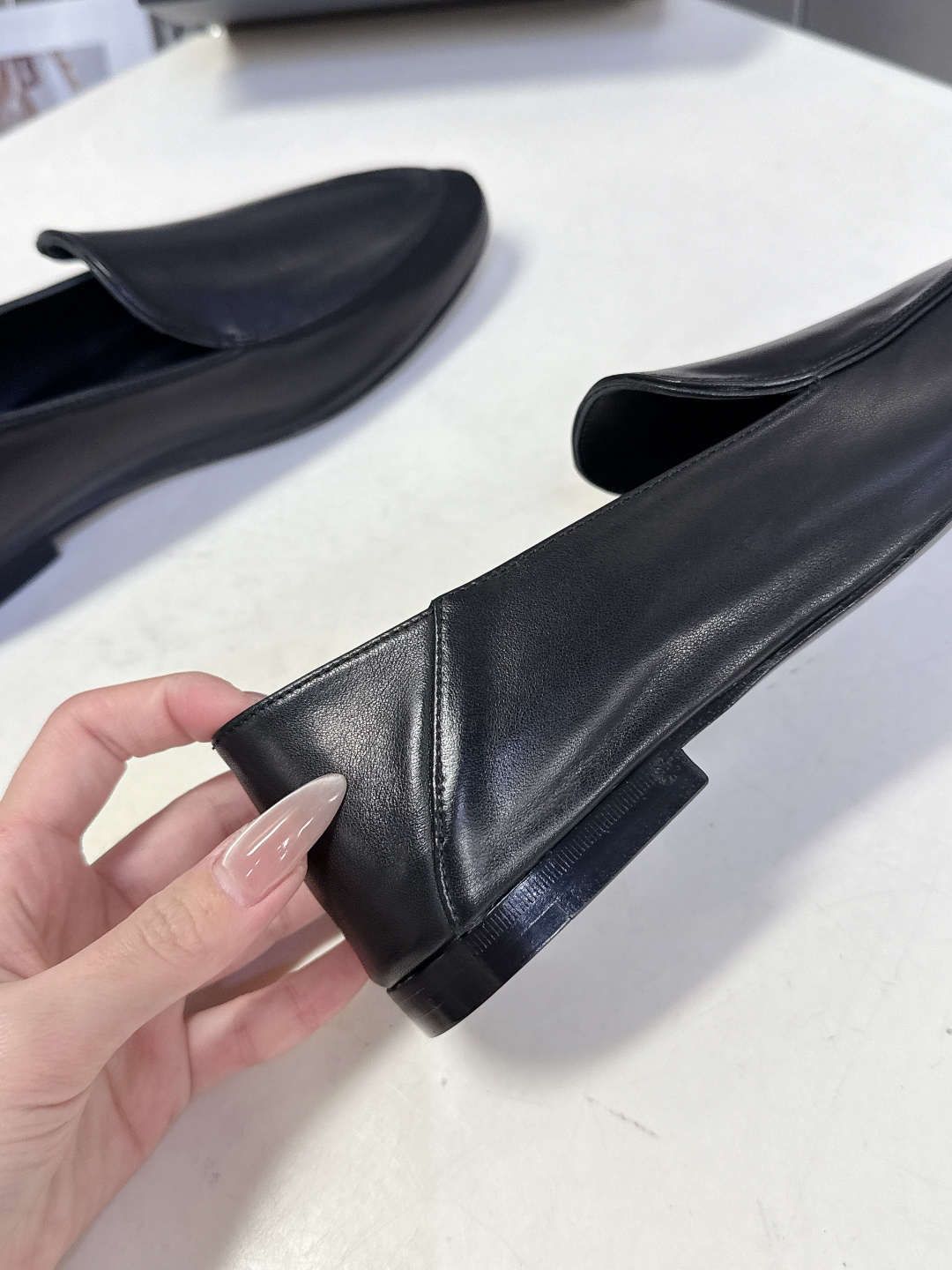 Saint Laurent圣罗兰经典乐福小皮鞋 超级超级无敌火爆的一个款这款我们家每个版面的五金扣都要开