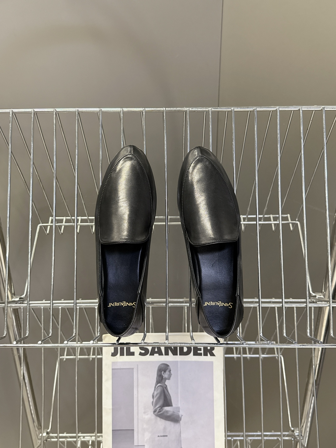 Saint Laurent圣罗兰经典乐福小皮鞋 超级超级无敌火爆的一个款这款我们家每个版面的五金扣都要开