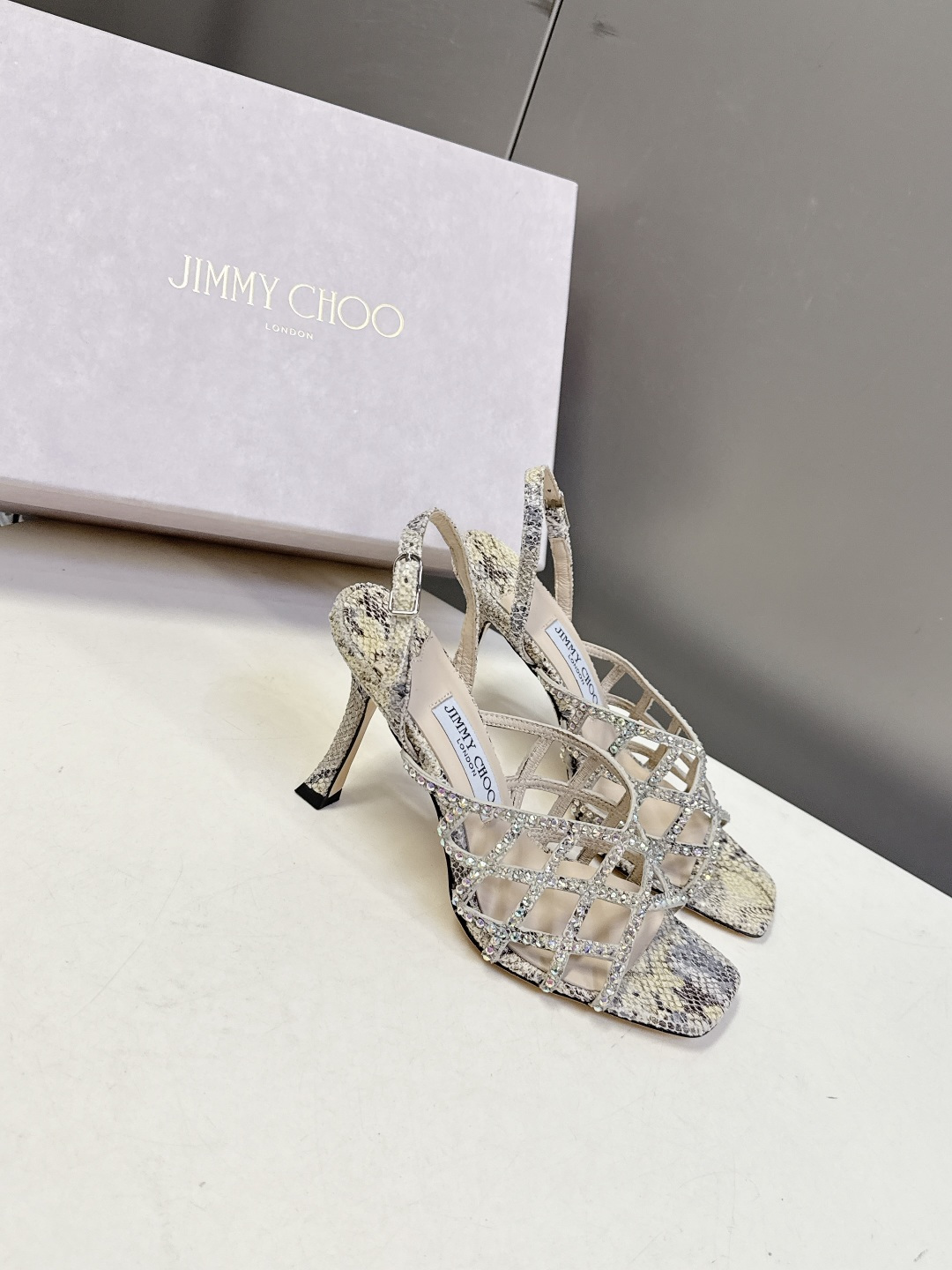 jimmy choo吉米周春夏最新款带钻时装鞋 超多明星时尚博主种草 每个女孩鞋柜都必须有一双JC时装鞋