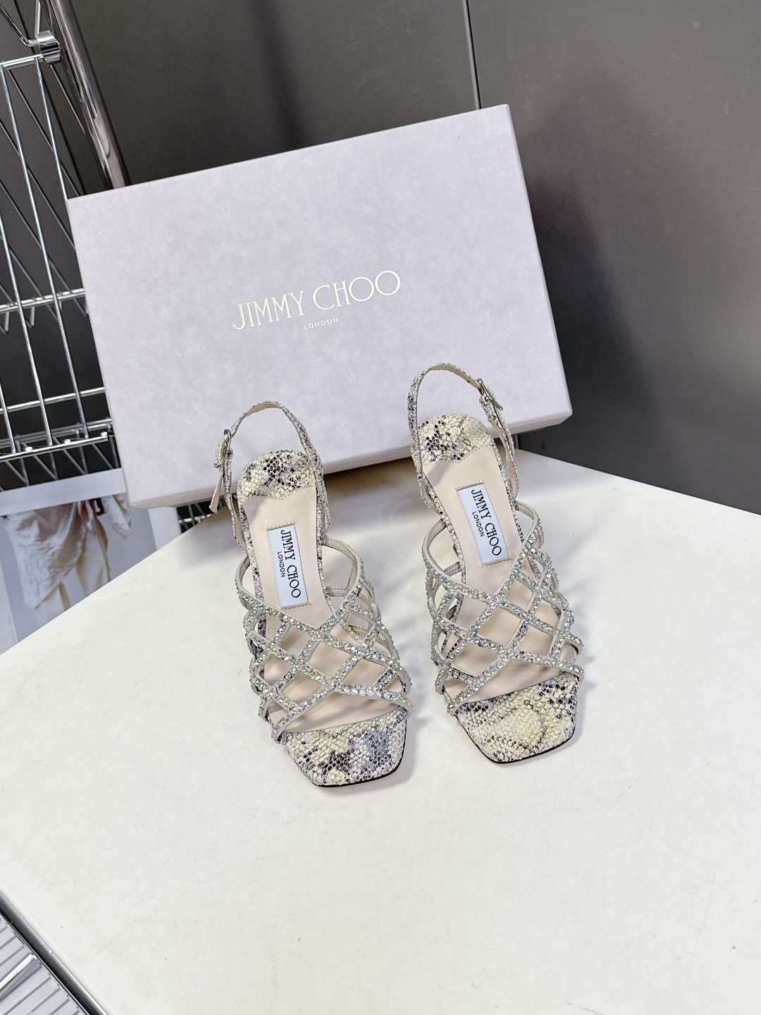 jimmy choo吉米周春夏最新款带钻时装鞋 超多明星时尚博主种草 每个女孩鞋柜都必须有一双JC时装鞋
