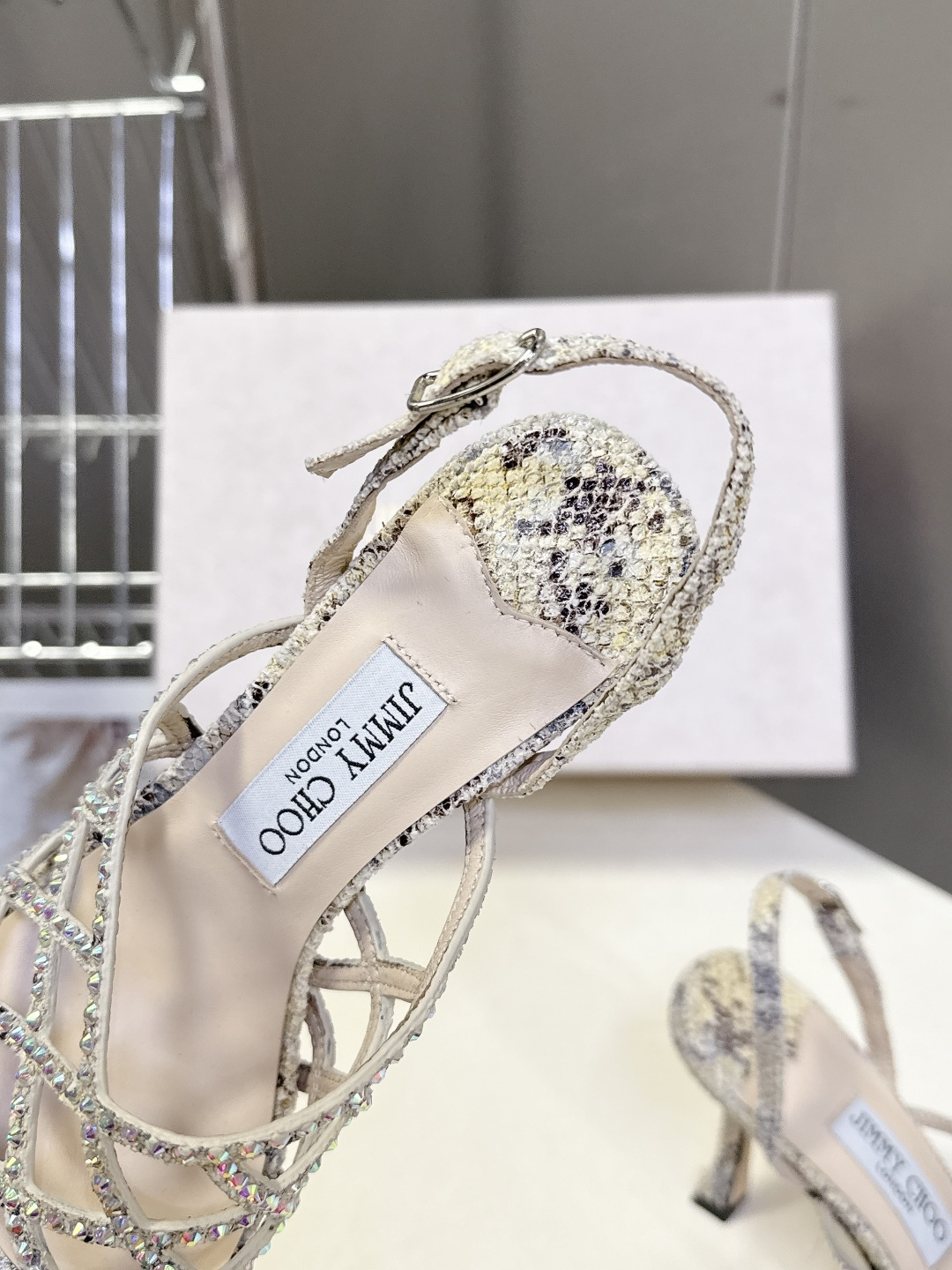 jimmy choo吉米周春夏最新款带钻时装鞋 超多明星时尚博主种草 每个女孩鞋柜都必须有一双JC时装鞋