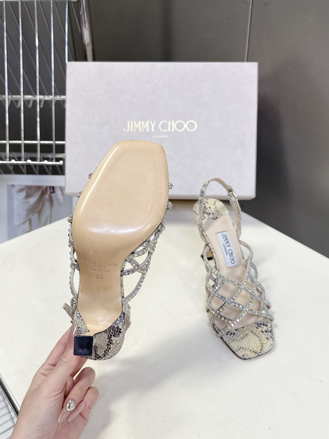 jimmy choo吉米周春夏最新款带钻时装鞋 超多明星时尚博主种草 每个女孩鞋柜都必须有一双JC时装鞋