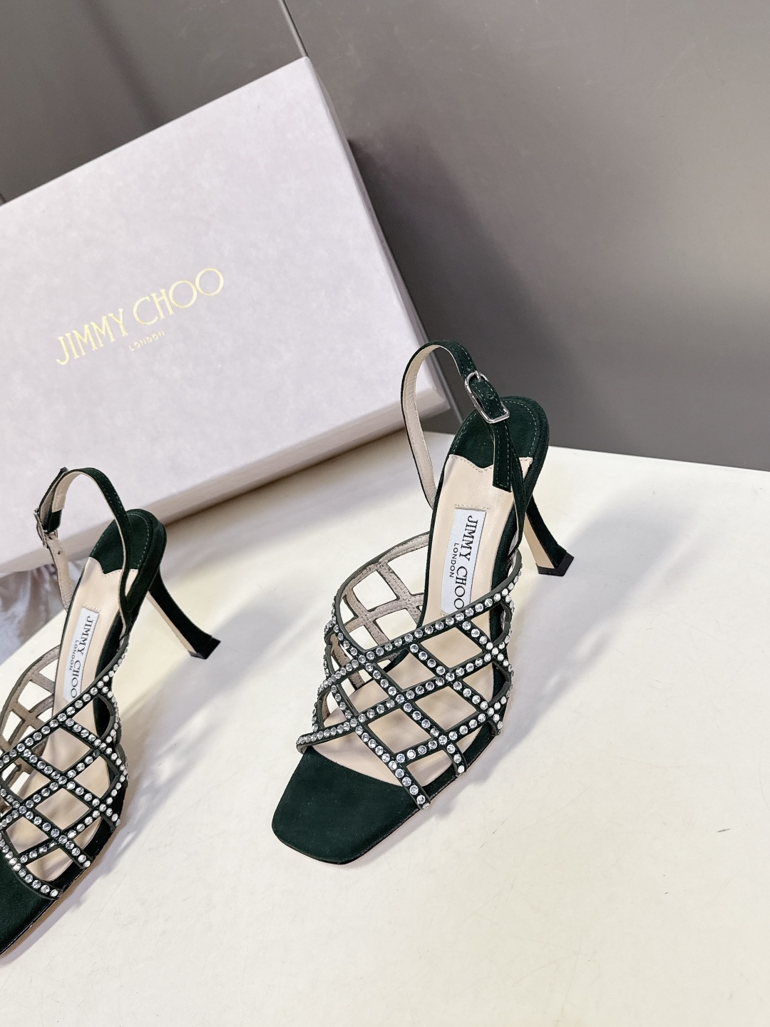 jimmy choo吉米周春夏最新款带钻时装鞋 超多明星时尚博主种草 每个女孩鞋柜都必须有一双JC时装鞋