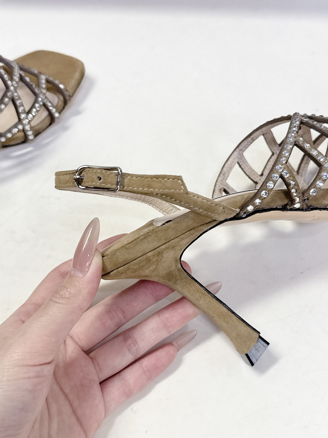 jimmy choo吉米周春夏最新款带钻时装鞋 超多明星时尚博主种草 每个女孩鞋柜都必须有一双JC时装鞋