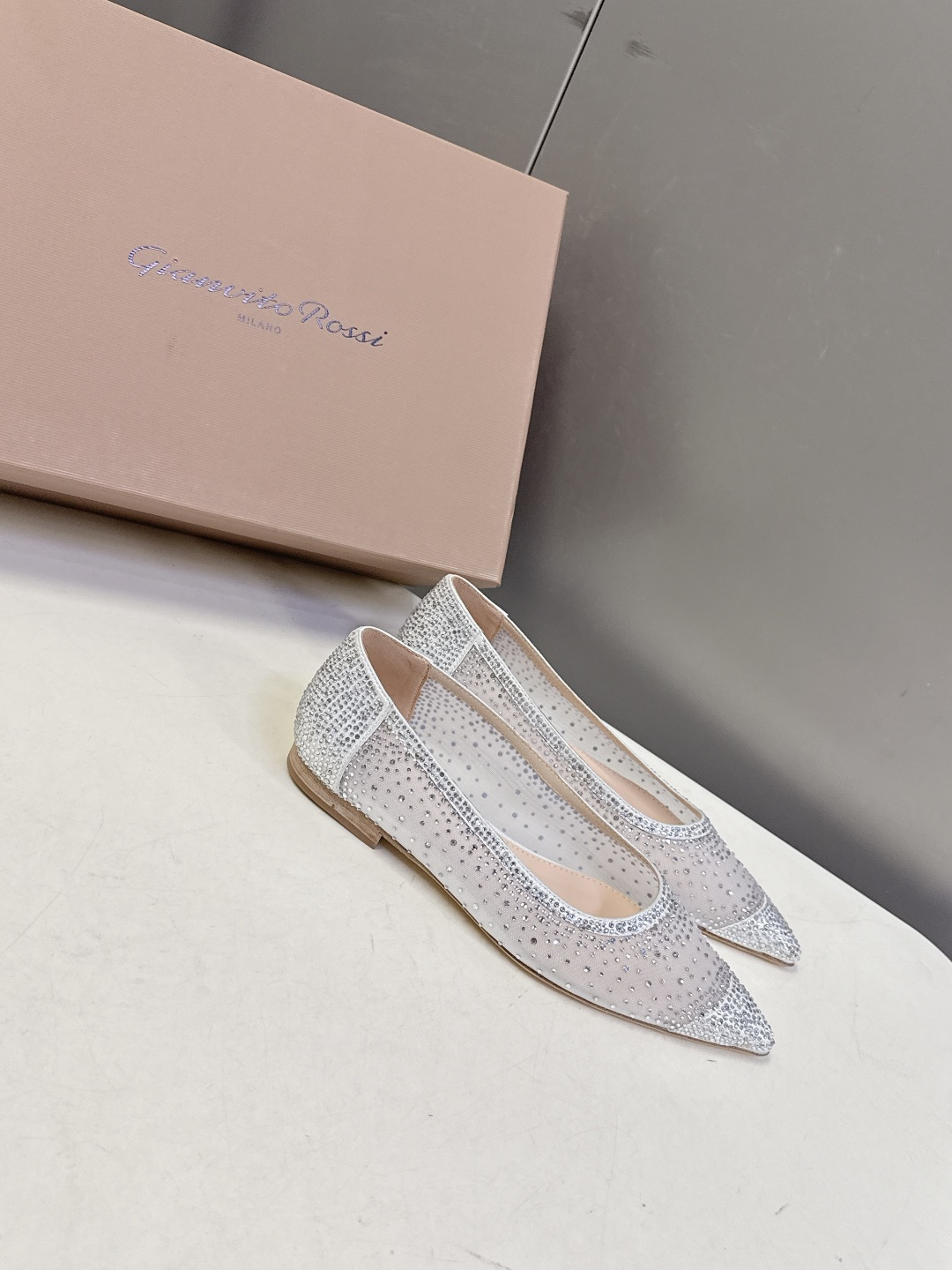 吉安维托·罗西Gianvito rossi 春夏最新款水晶鞋 仙女鞋 超多明星网红种草 鞋面进口高透气网