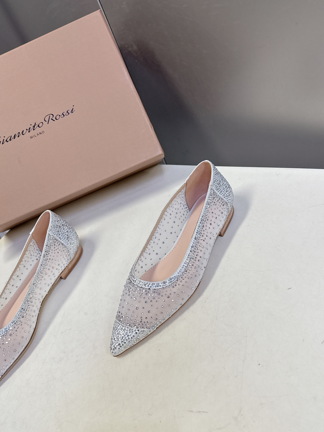 吉安维托·罗西Gianvito rossi 春夏最新款水晶鞋 仙女鞋 超多明星网红种草 鞋面进口高透气网