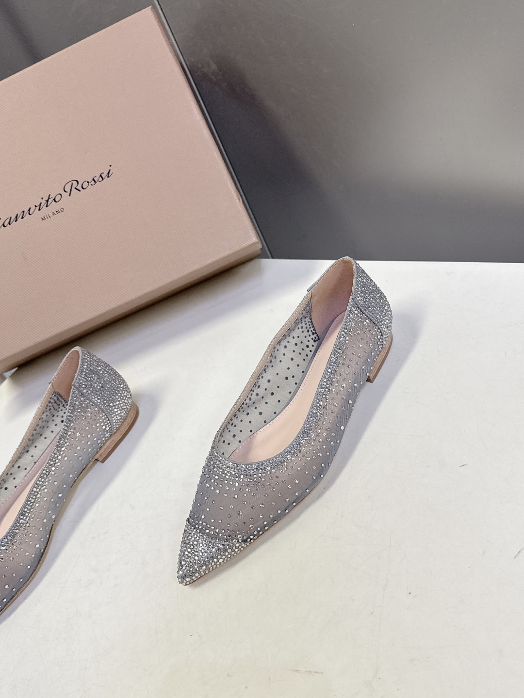 吉安维托·罗西Gianvito rossi 春夏最新款水晶鞋 仙女鞋 超多明星网红种草 鞋面进口高透气网