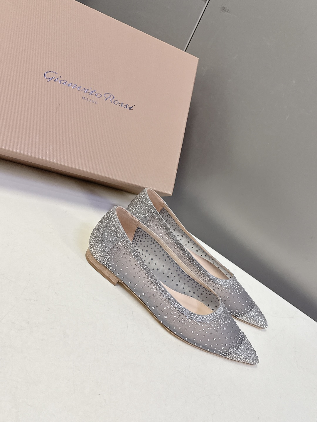 吉安维托·罗西Gianvito rossi 春夏最新款水晶鞋 仙女鞋 超多明星网红种草 鞋面进口高透气网