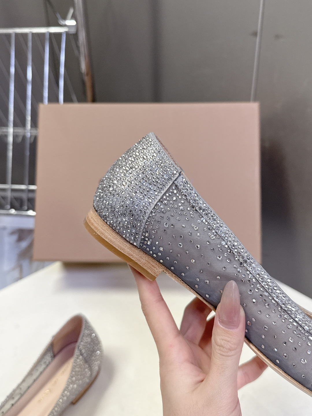 吉安维托·罗西Gianvito rossi 春夏最新款水晶鞋 仙女鞋 超多明星网红种草 鞋面进口高透气网