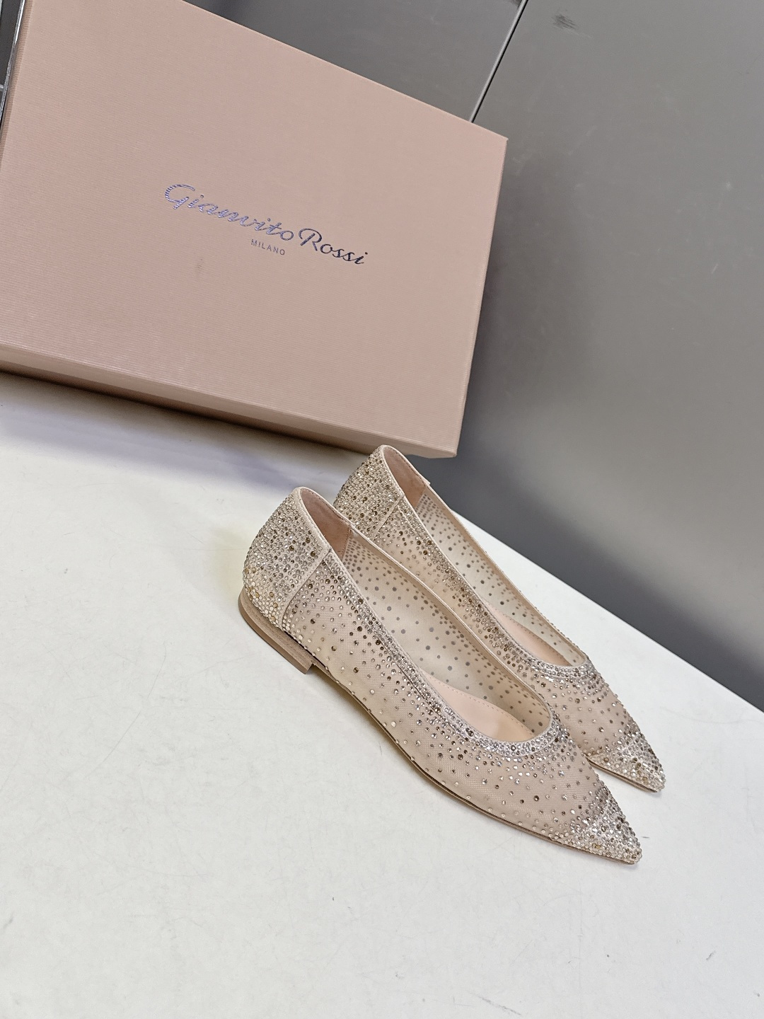 吉安维托·罗西Gianvito rossi 春夏最新款水晶鞋 仙女鞋 超多明星网红种草 鞋面进口高透气网