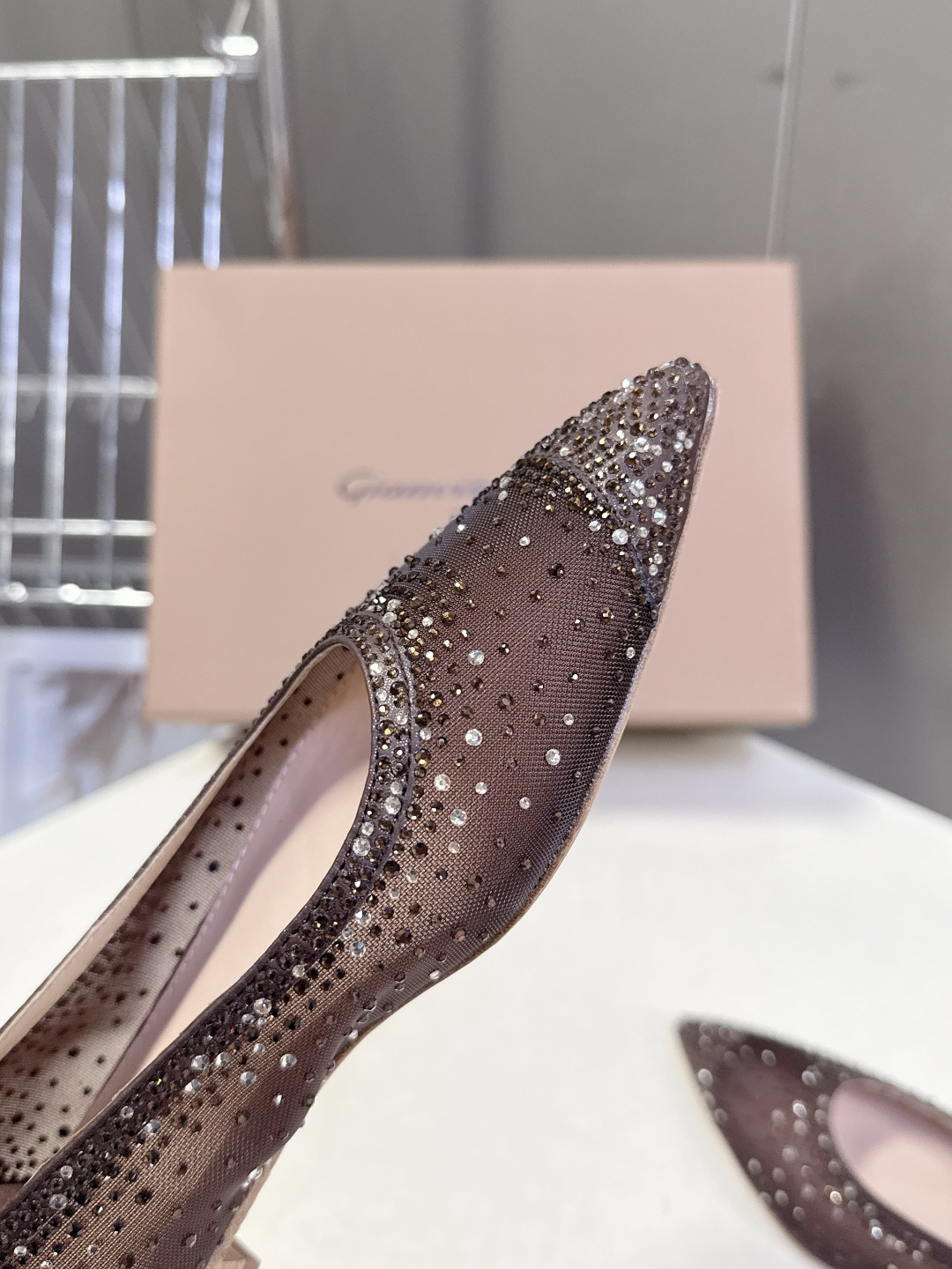 吉安维托·罗西Gianvito rossi 春夏最新款水晶鞋 仙女鞋 超多明星网红种草 鞋面进口高透气网