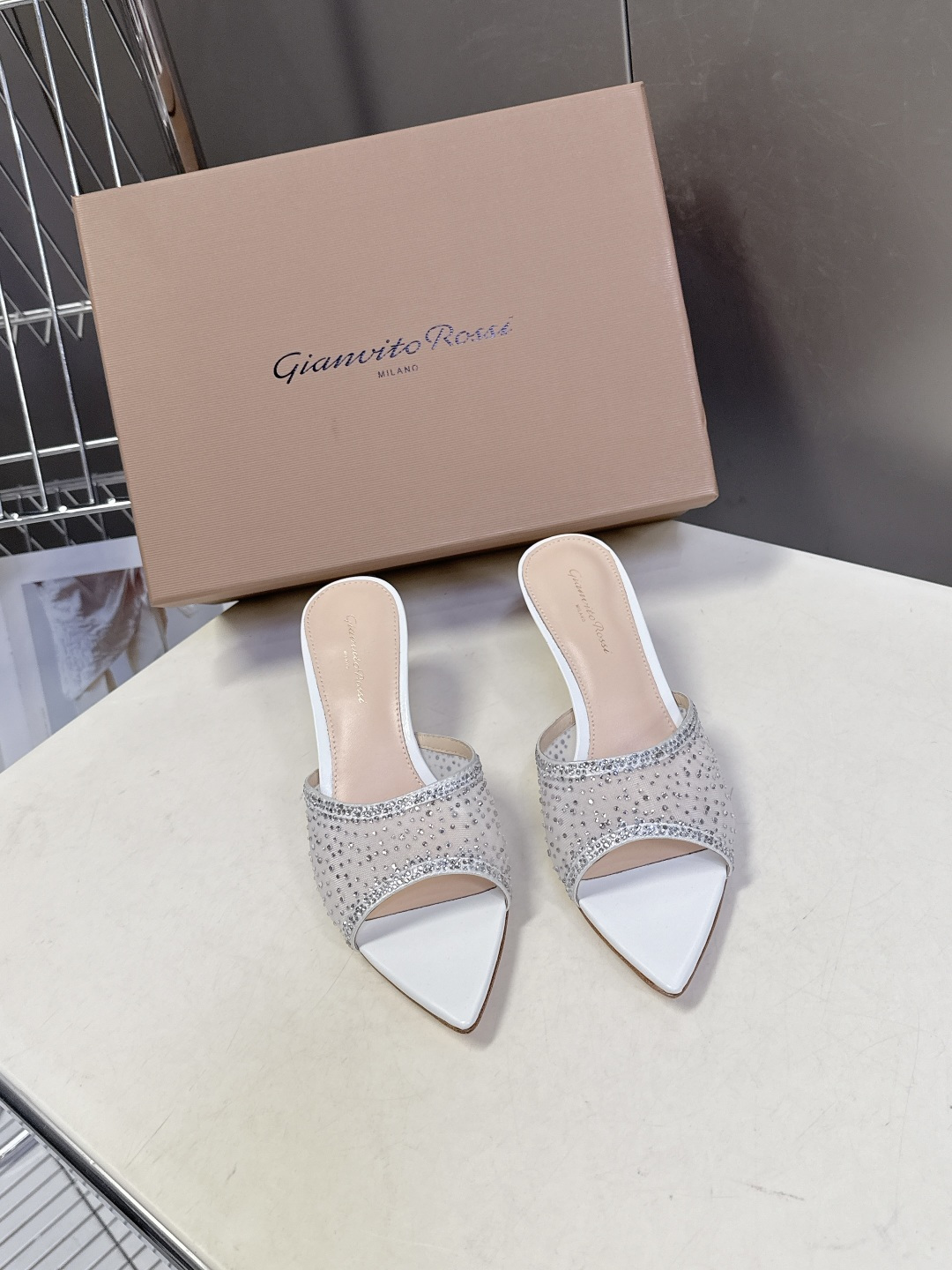 吉安维托·罗西Gianvito rossi 春夏最新款水晶鞋 仙女鞋 超多明星网红种草 鞋面进口高透气网