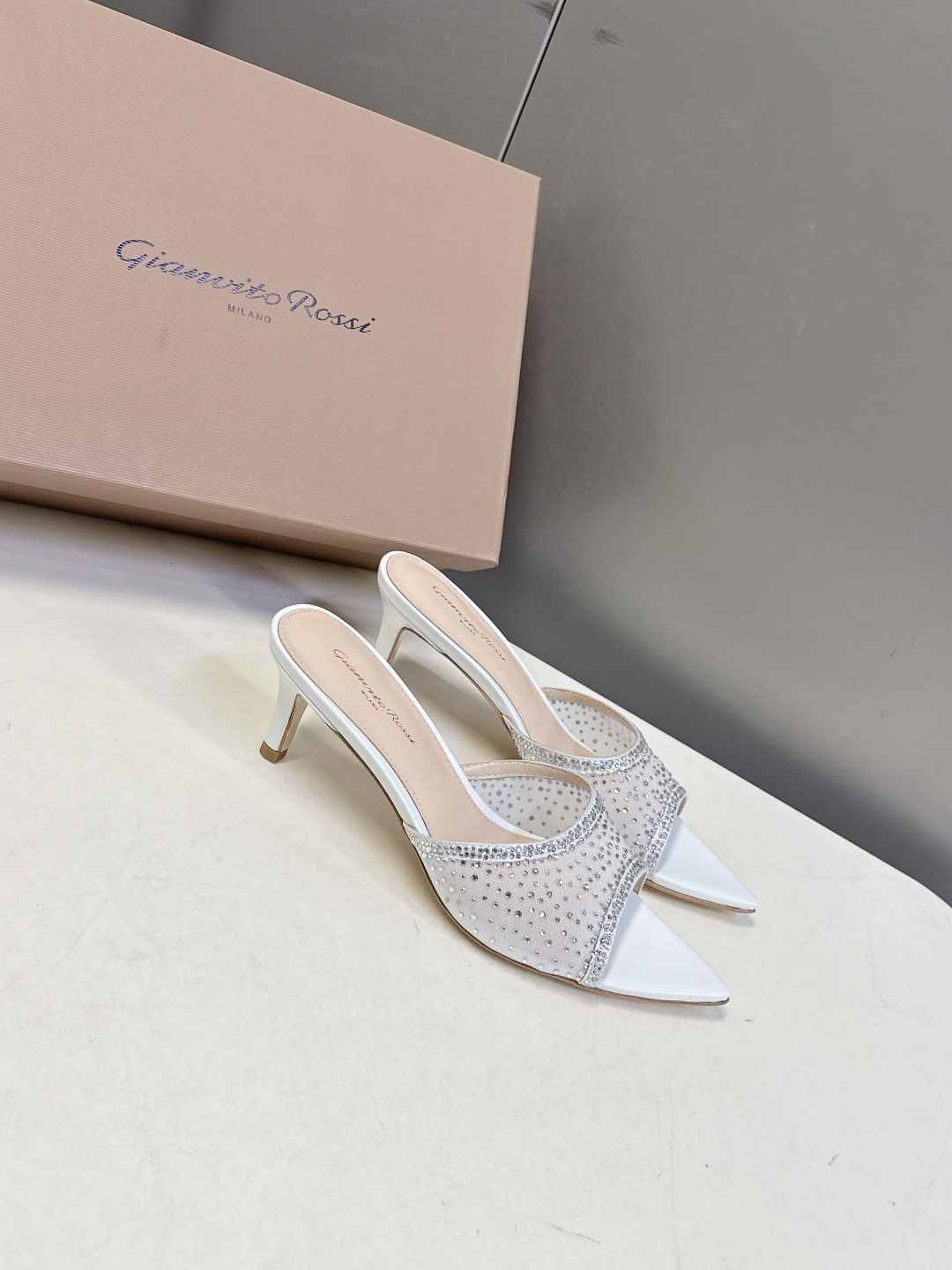 吉安维托·罗西Gianvito rossi 春夏最新款水晶鞋 仙女鞋 超多明星网红种草 鞋面进口高透气网