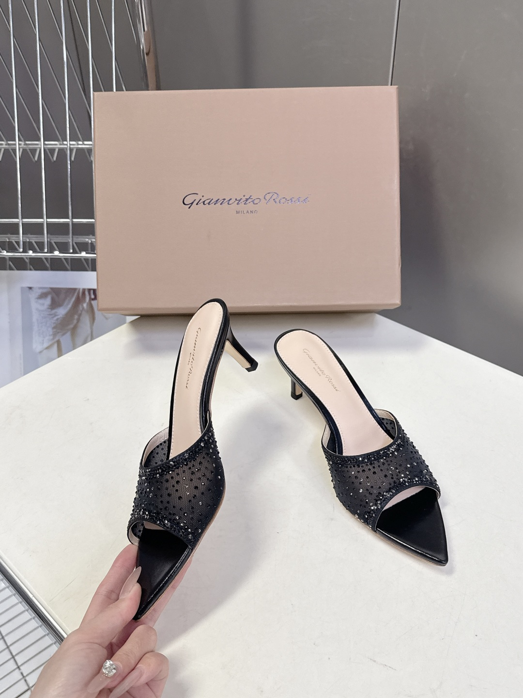 吉安维托·罗西Gianvito rossi 春夏最新款水晶鞋 仙女鞋 超多明星网红种草 鞋面进口高透气网