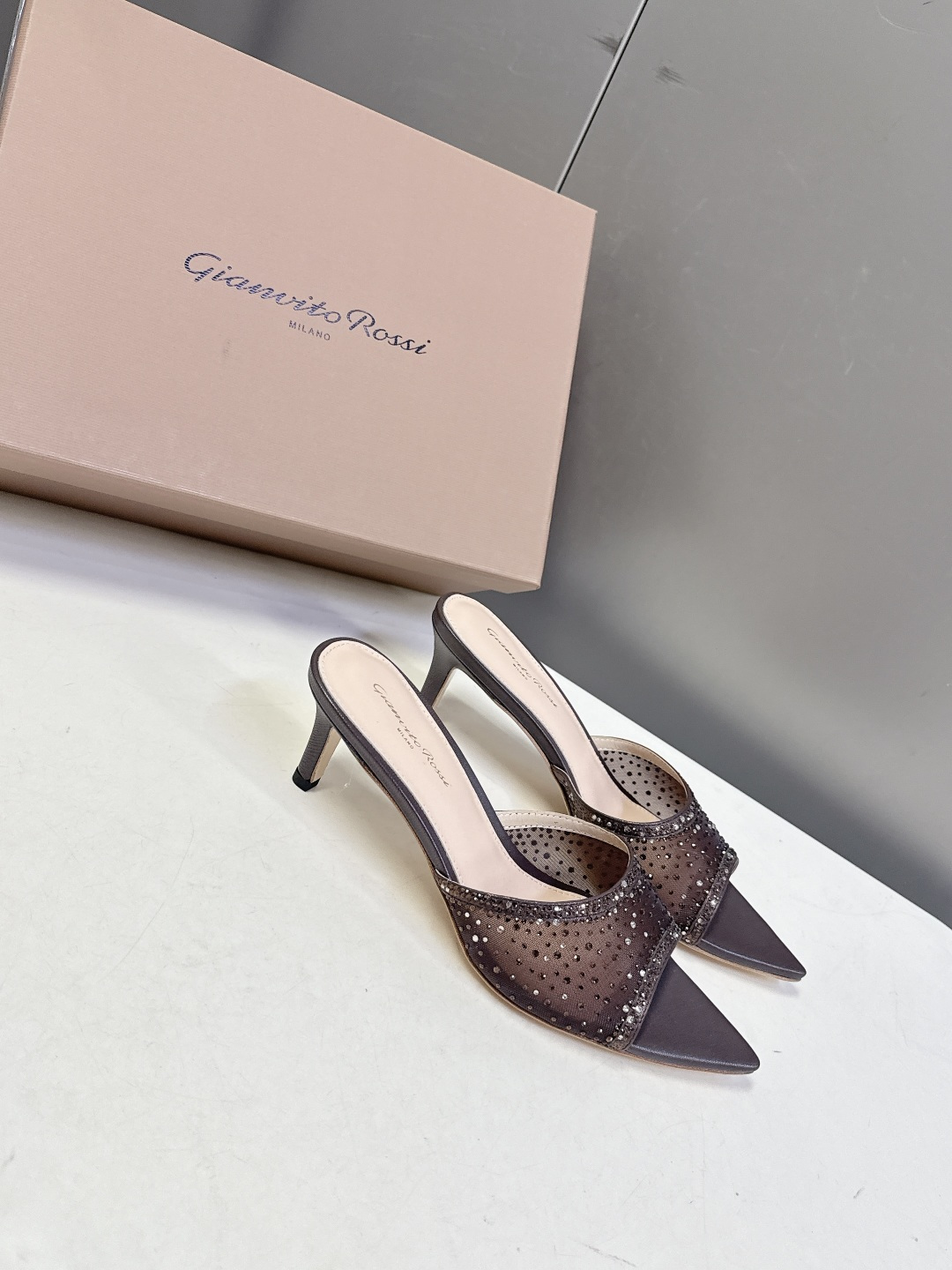 吉安维托·罗西Gianvito rossi 春夏最新款水晶鞋 仙女鞋 超多明星网红种草 鞋面进口高透气网