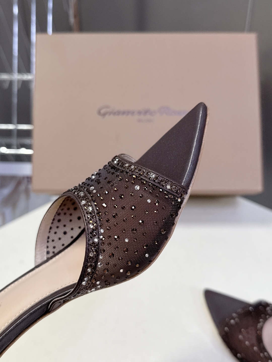 吉安维托·罗西Gianvito rossi 春夏最新款水晶鞋 仙女鞋 超多明星网红种草 鞋面进口高透气网