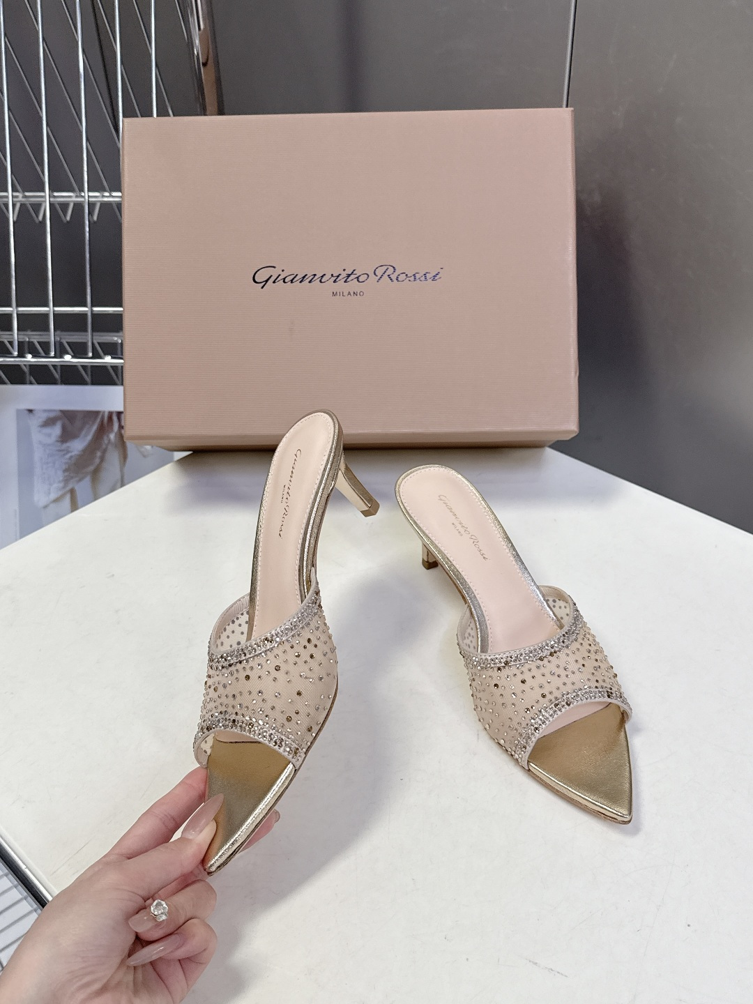 吉安维托·罗西Gianvito rossi 春夏最新款水晶鞋 仙女鞋 超多明星网红种草 鞋面进口高透气网