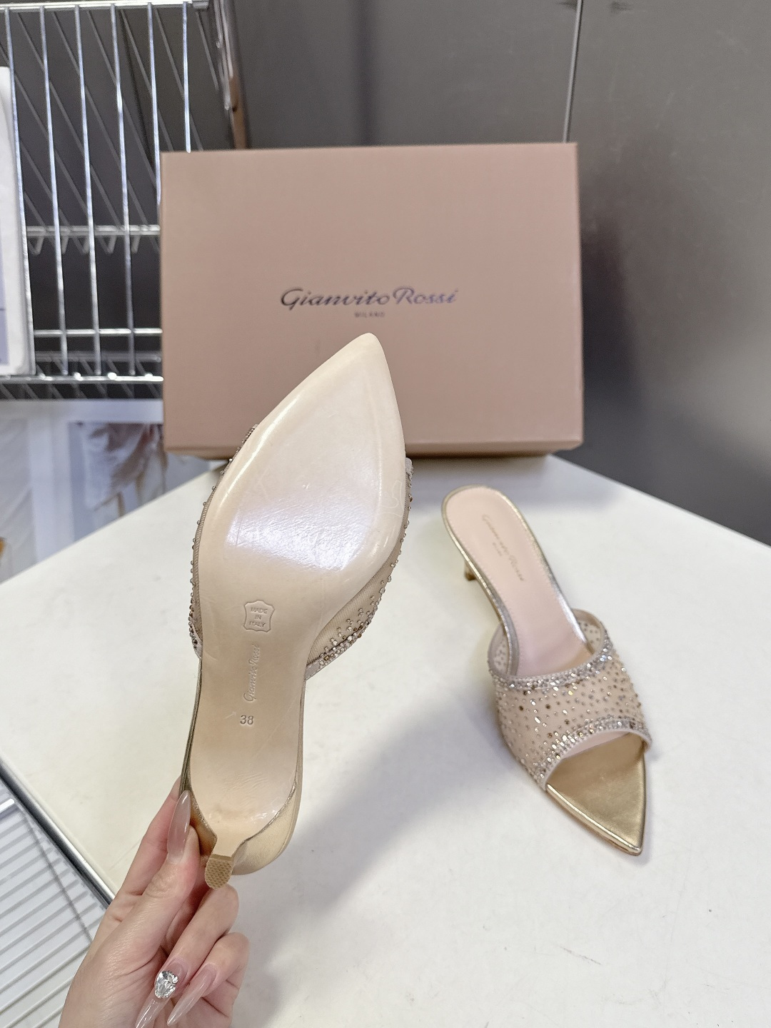 吉安维托·罗西Gianvito rossi 春夏最新款水晶鞋 仙女鞋 超多明星网红种草 鞋面进口高透气网