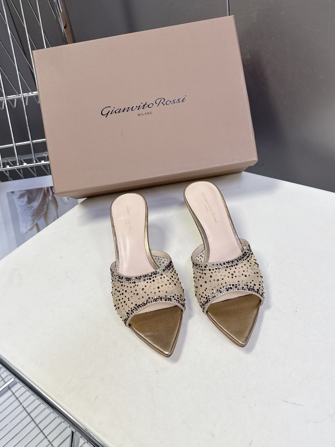 吉安维托·罗西Gianvito rossi 春夏最新款水晶鞋 仙女鞋 超多明星网红种草 鞋面进口高透气网