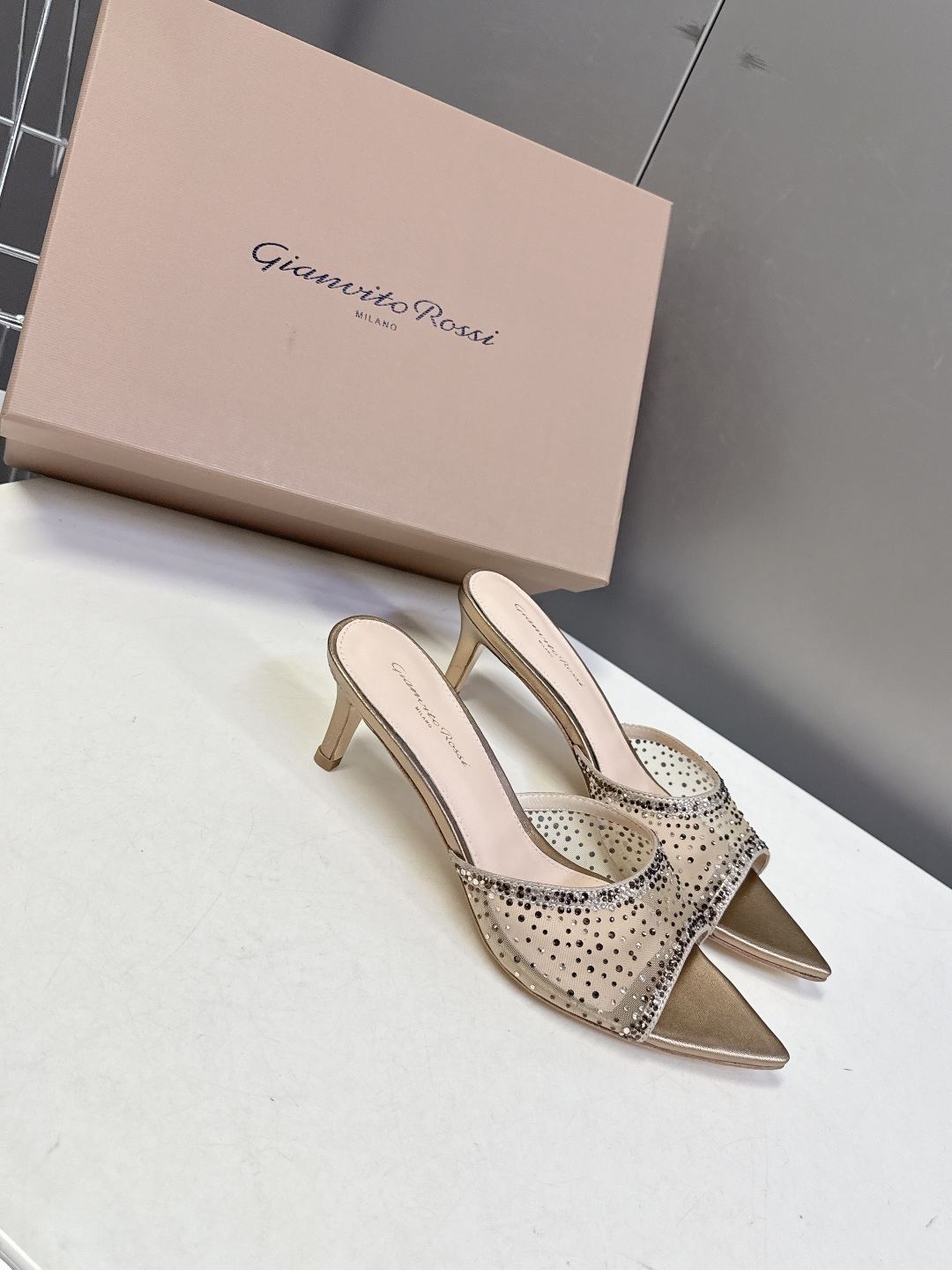 吉安维托·罗西Gianvito rossi 春夏最新款水晶鞋 仙女鞋 超多明星网红种草 鞋面进口高透气网